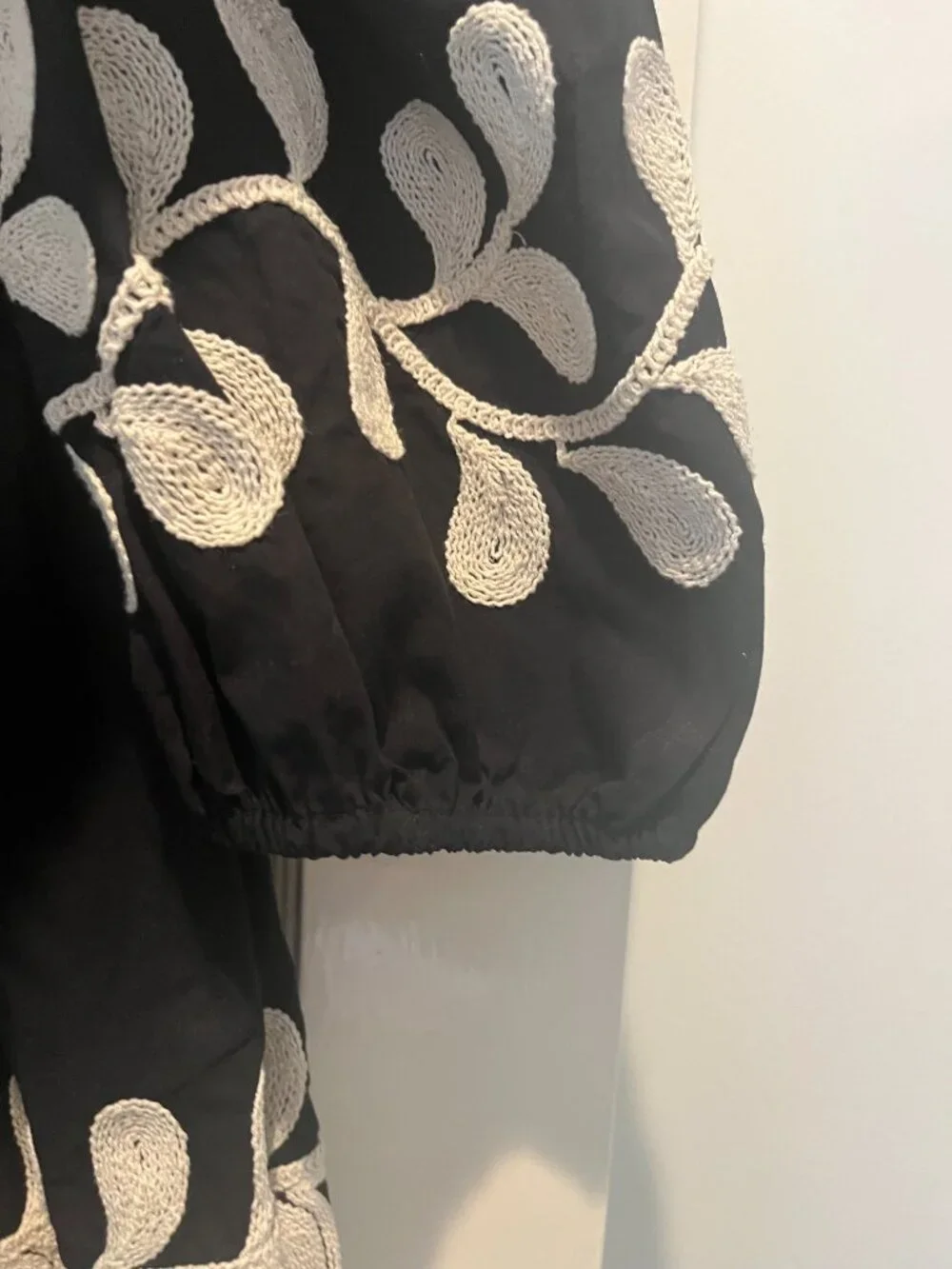 Anthropologie Black Peasant Blouse with Ivory Floral Embroidery - L - Picture 6 of 7